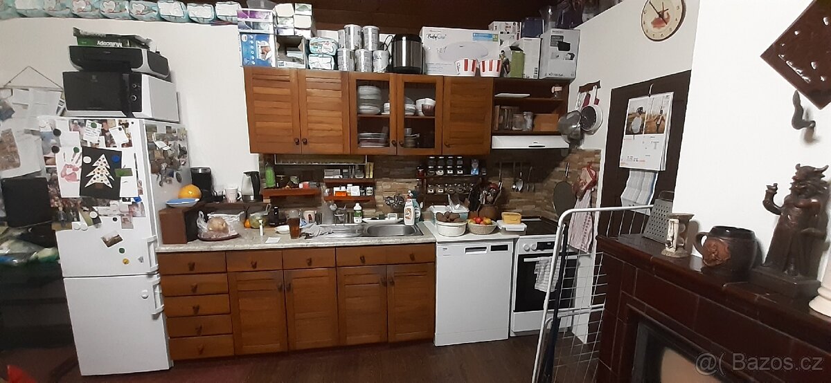 Kuchyňská linka z masivu + Rohové sezení - 10