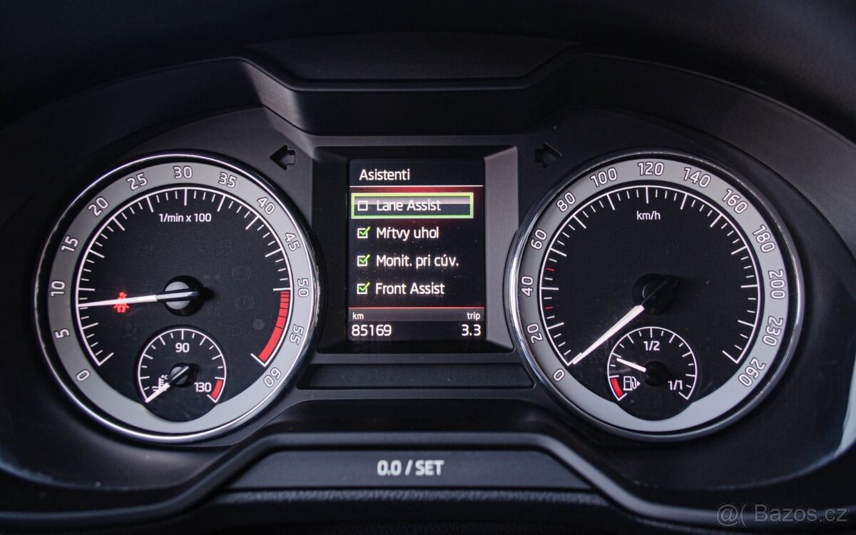 Skoda Octavia 3 2.0 TDI Sedan - 10