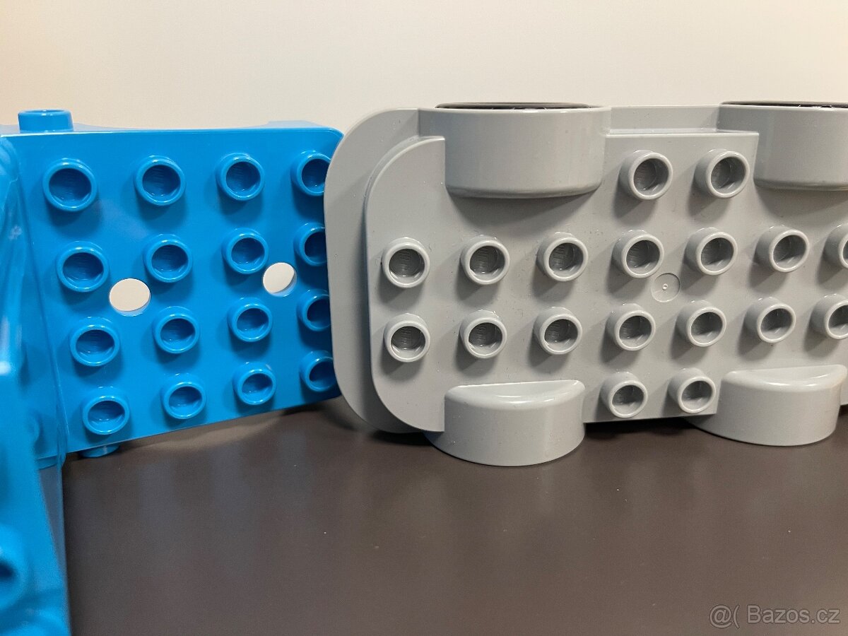 Lego Duplo modrý náklaďák - 10