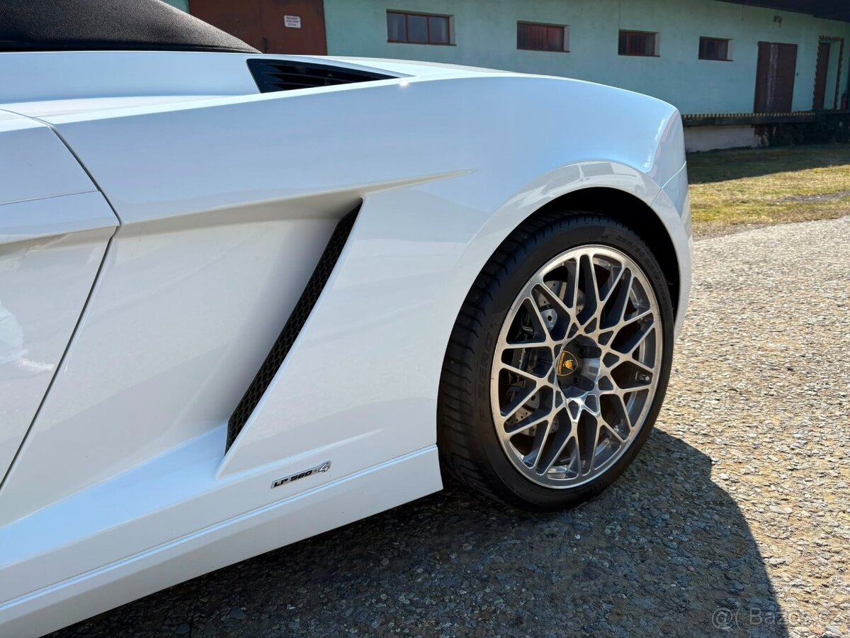 Lamborghiny Gallardo LP 550-2 bílá - 10