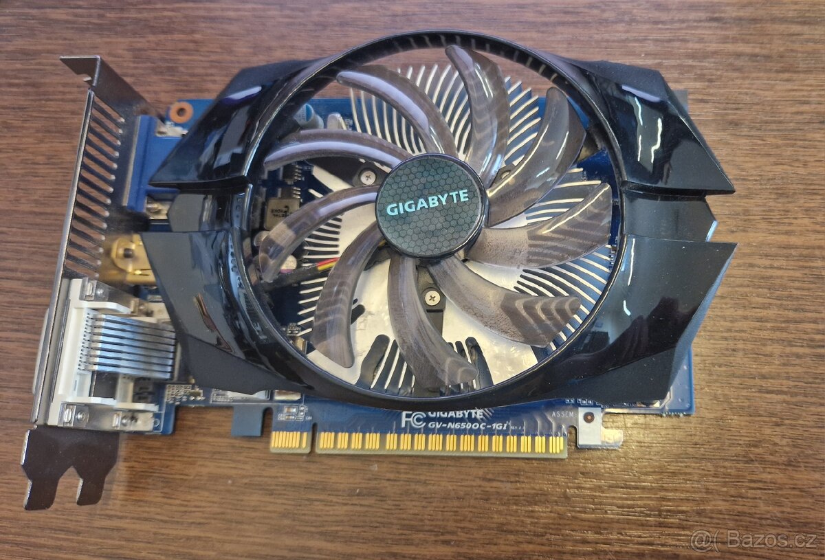 Grafické karty PCI-E plně funkční - 10
