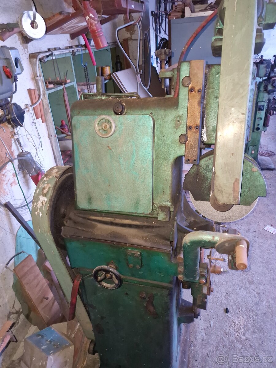 Prodám soubor 3 brusnych strojů Vollmer - 10