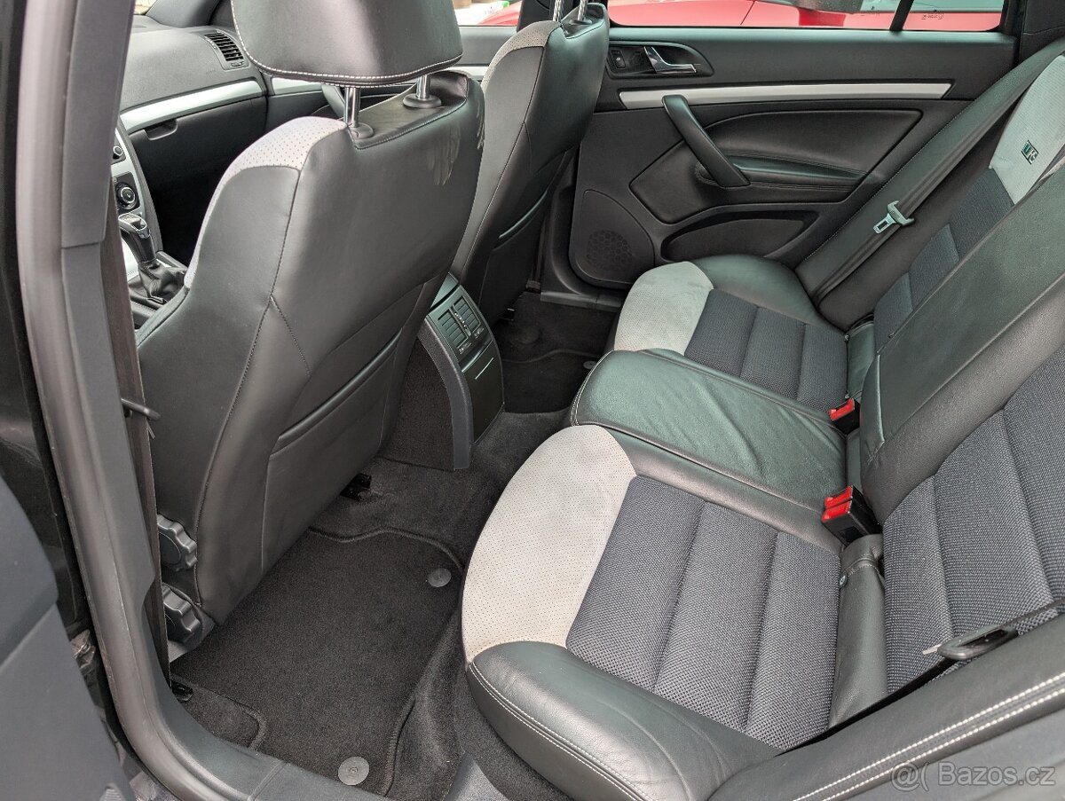 ŠKODA OCTAVIA II RS COMBI 2.0TSi 177kW F.C. JEN 135TKM - 10