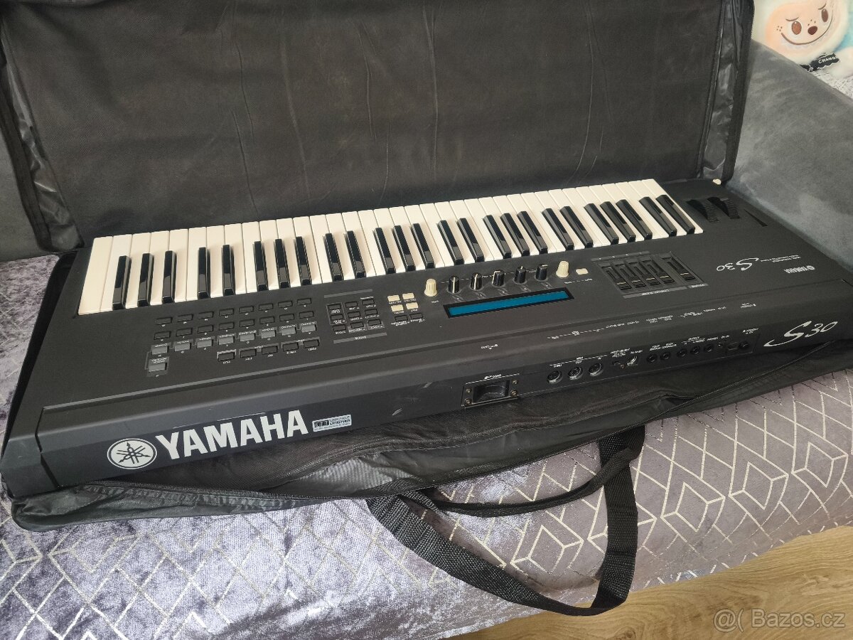 Yamaha S30 - 10