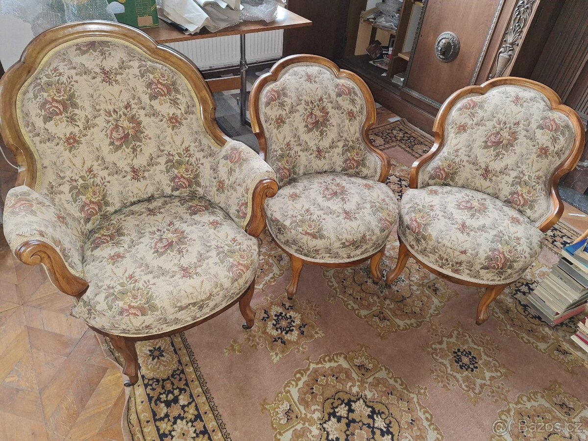 Starožitný nábytek - 10