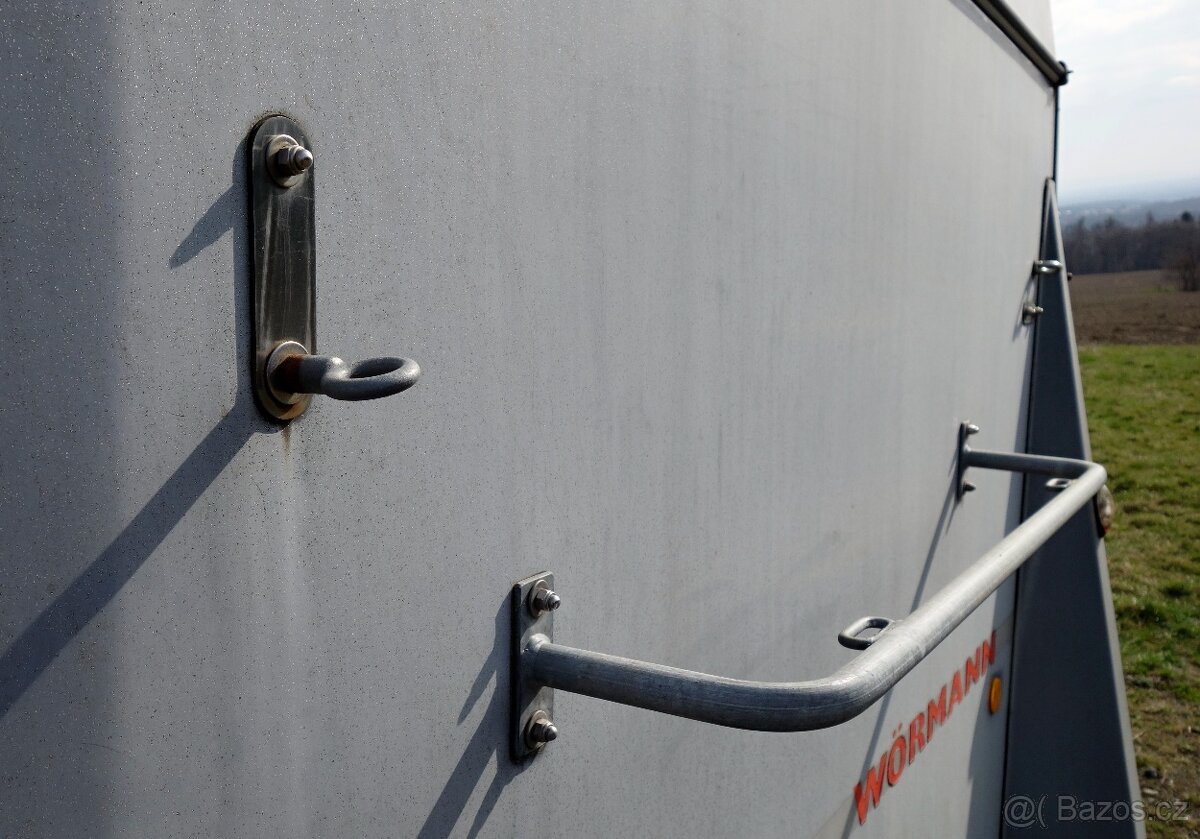 Přívěs pro přepravu koní - 10