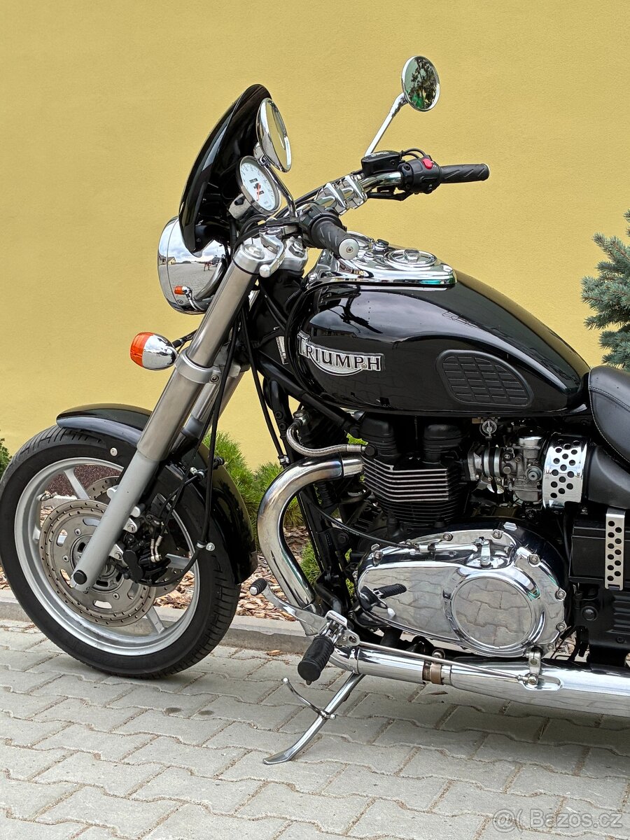 Triumph SPEEDMASTER - 10