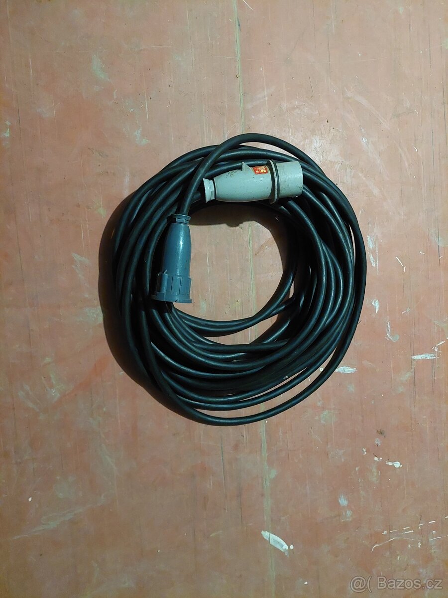 Prodám cirkulárku s kolébkou zn. Narex - 10