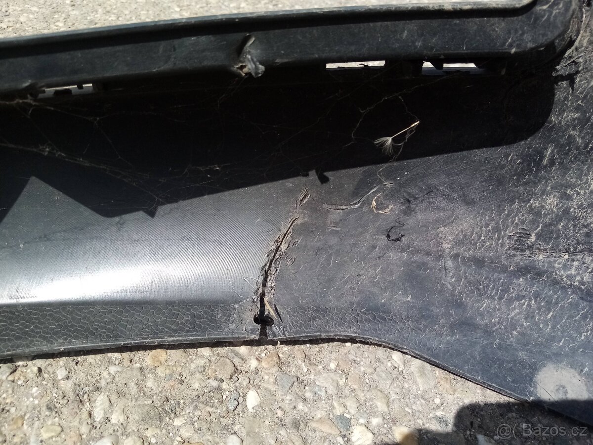 Renault Captur - přední nárazník ( 620221421R ) - 10