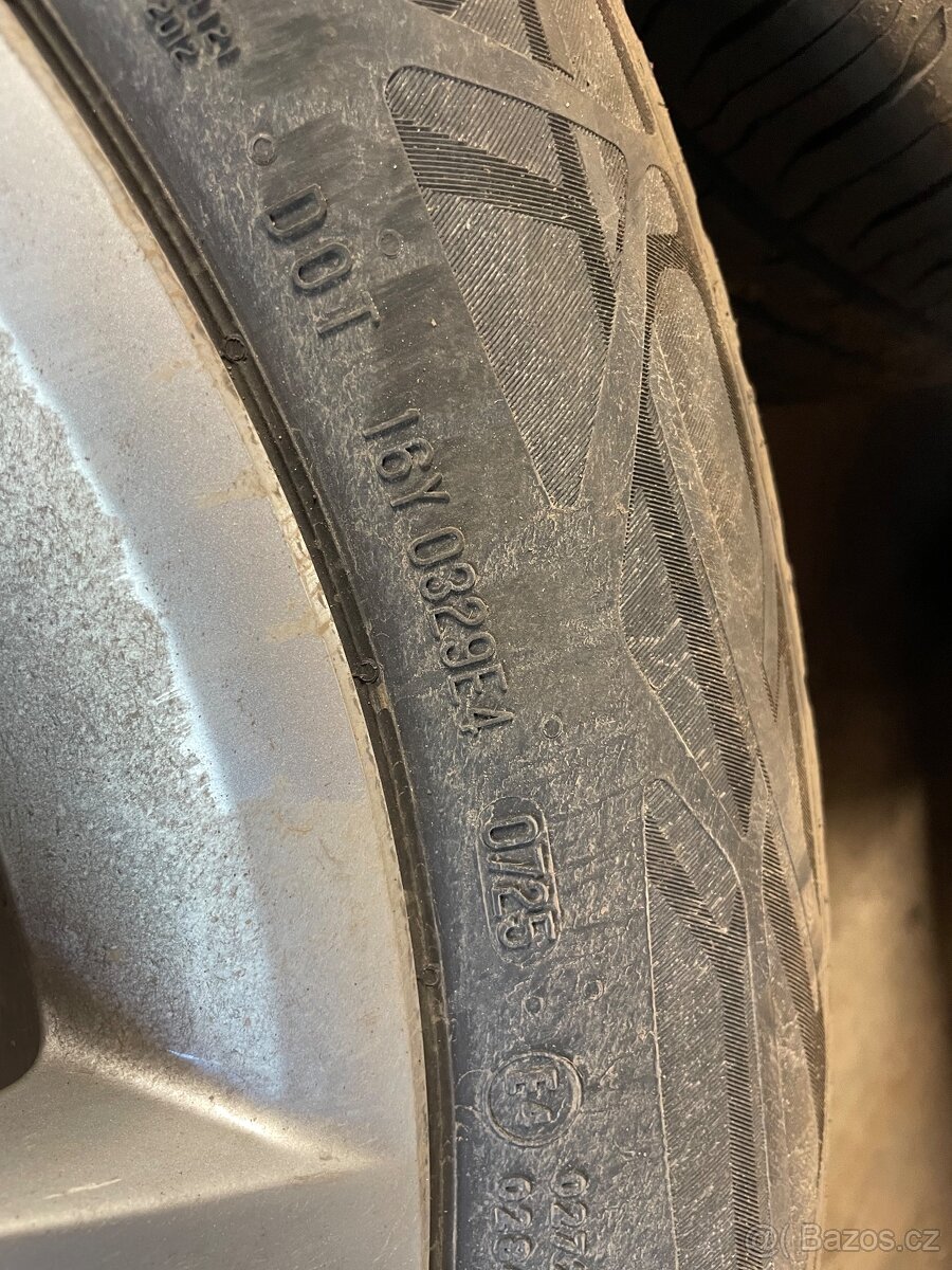 VW 6,5jx16 et33, letní 215/60 - 10