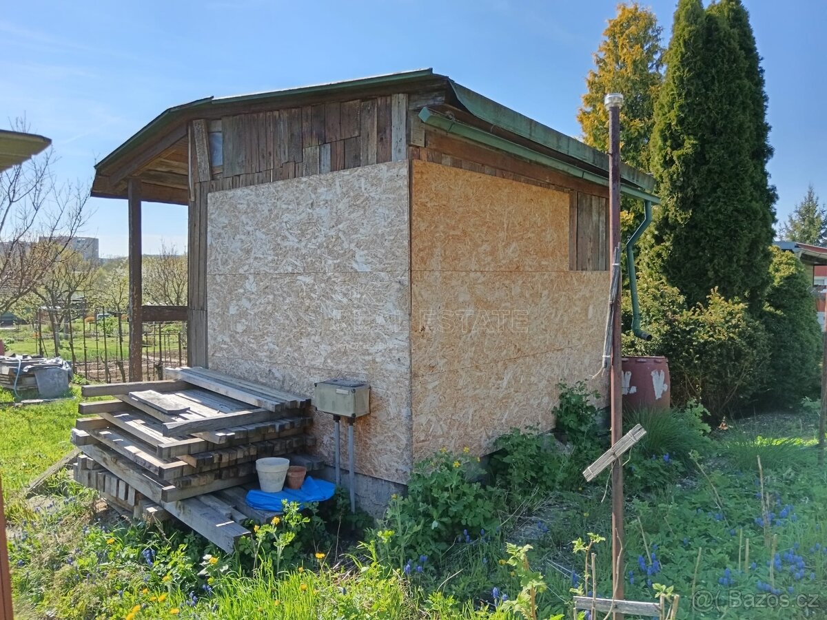 Zahrada s chatou, Otrokovice - 10
