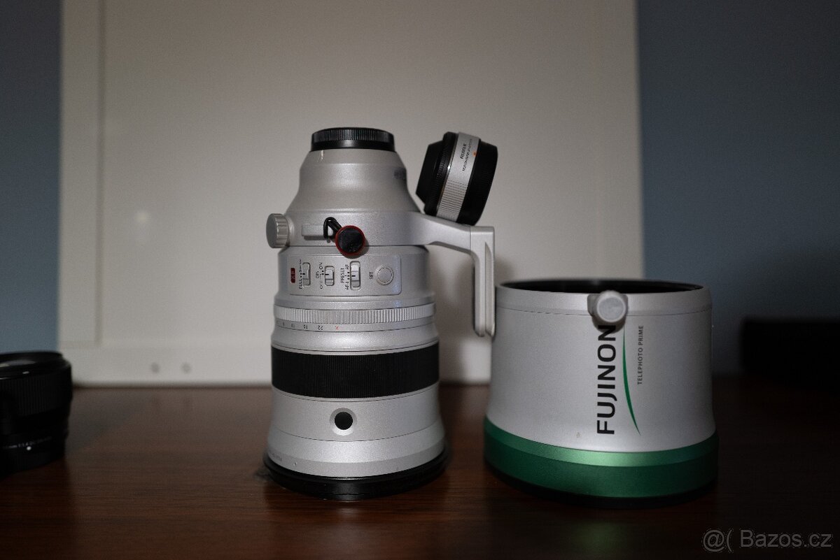 Vybavení Fujifilm - X-H2s + grip + Fujinon 200/2 + 75/1,2 + - 10