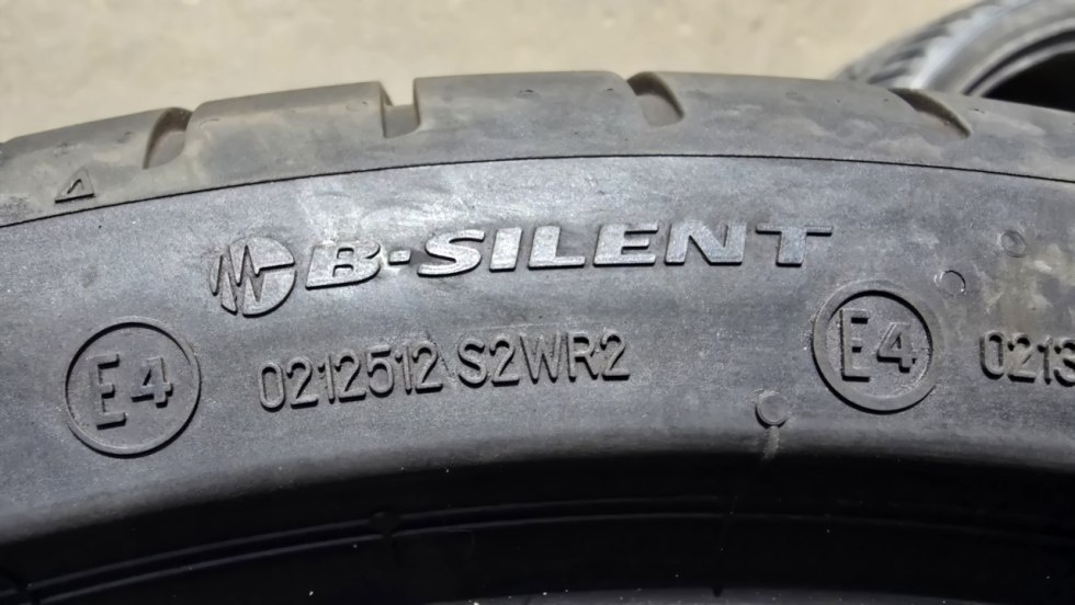 Letní pneu 245/35/20 Bridgestone - 10