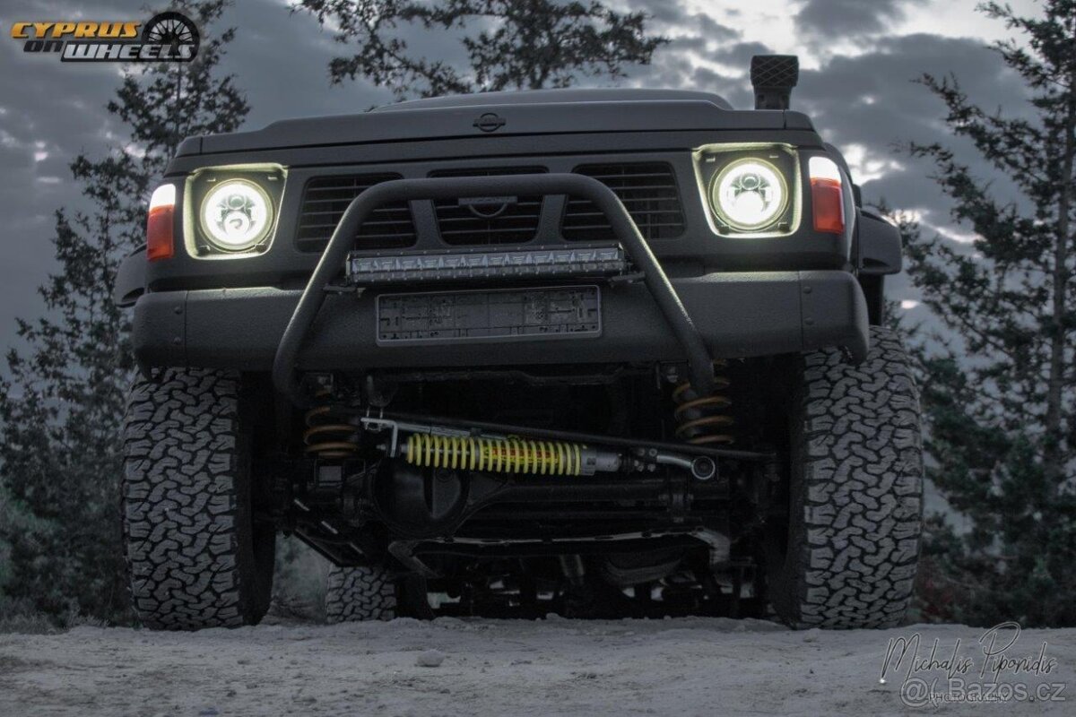 NISSAN PATROL WAGON 1995 VIN 886 - 10