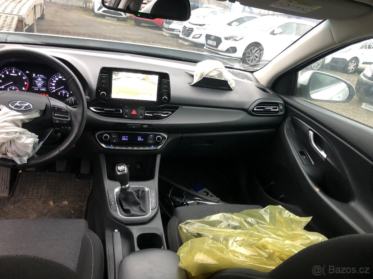 Hyundai I30 1.5i 67000KM POJÍZDNÉ - 10