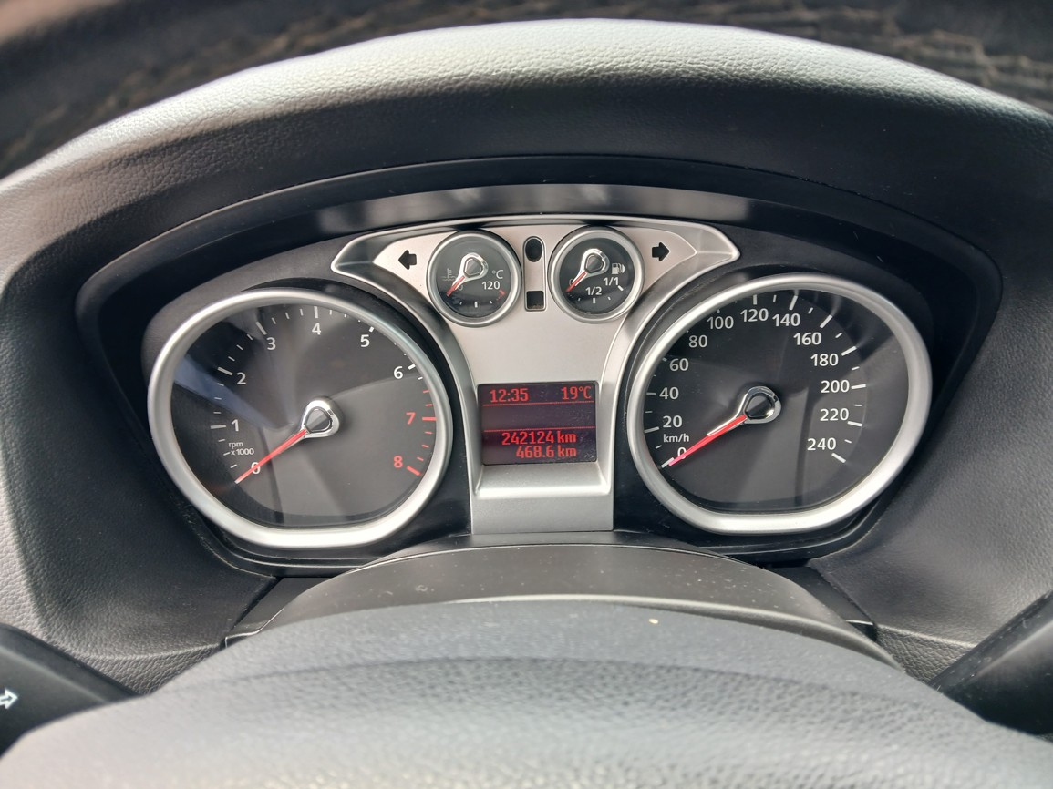 Ford Focus 2,0 Kombi nová TK - 10