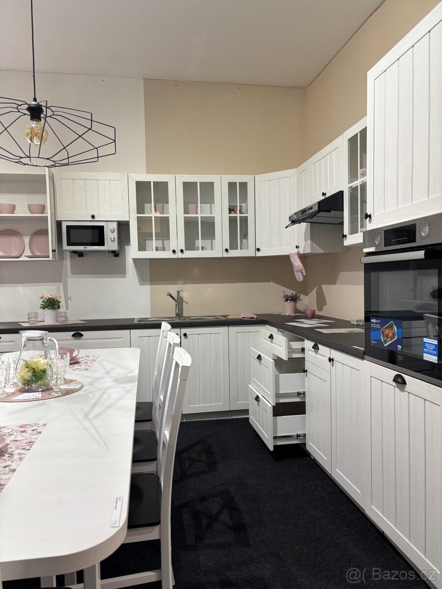 Moderní Provence kuchyně JULIÁNA - 10