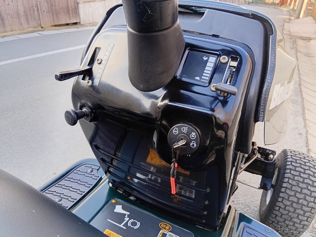 Prodám zahradní traktor MTD Bolens 15.5Hp - 10