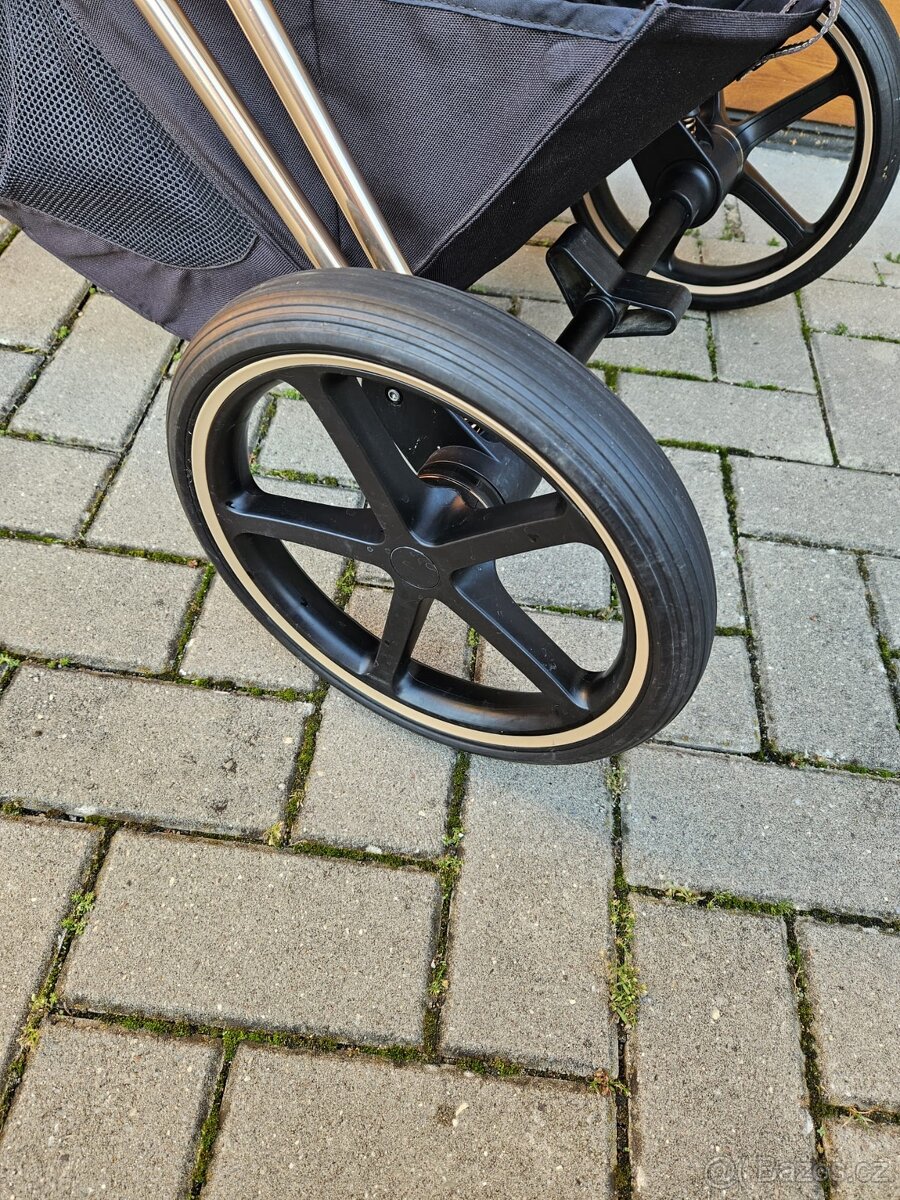 Cybex Priam / RoseGold / Simply Flowers / Lux Deep Black - 10