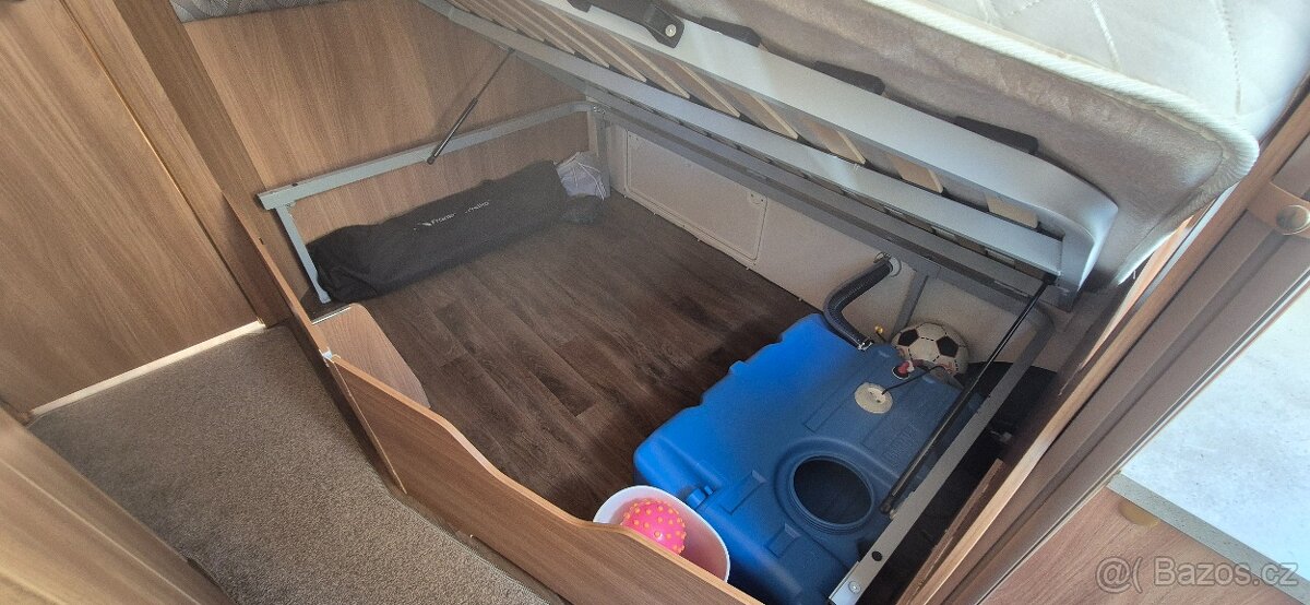 Obytný přívěs Swift Sprite Major 4 FB - plně vybavený - 10