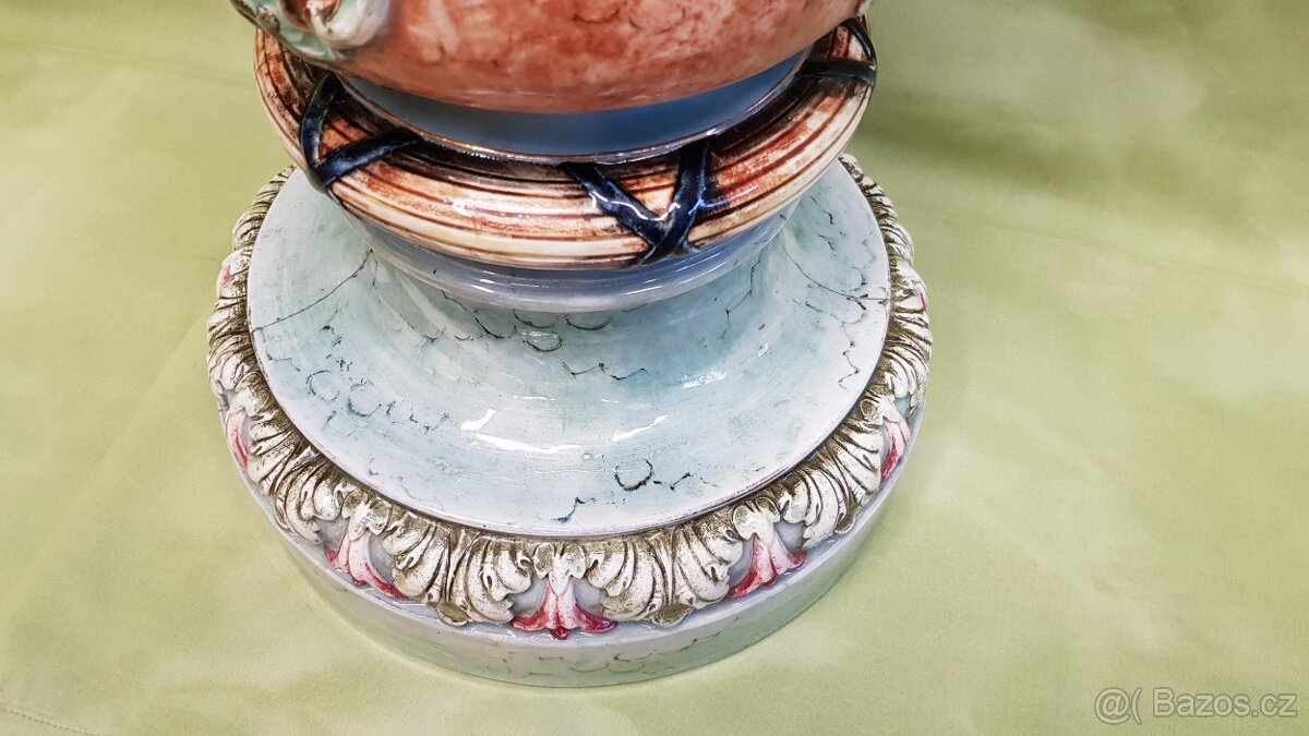 Starožitný, bohatě zdobený, majolikový květinový stojan - 10