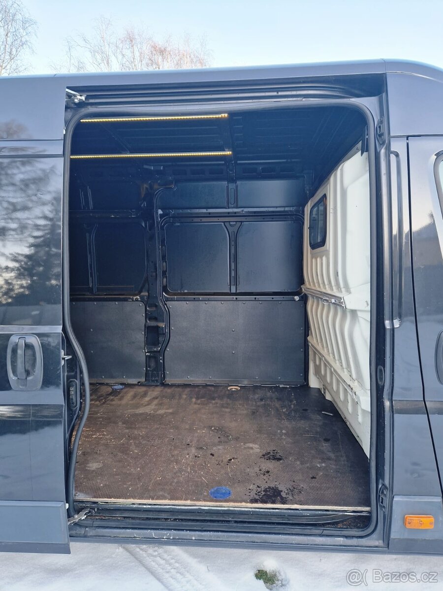 Dodávka s motorem 3,0 IVECO - JEN 116.000 KM 💯 - 10