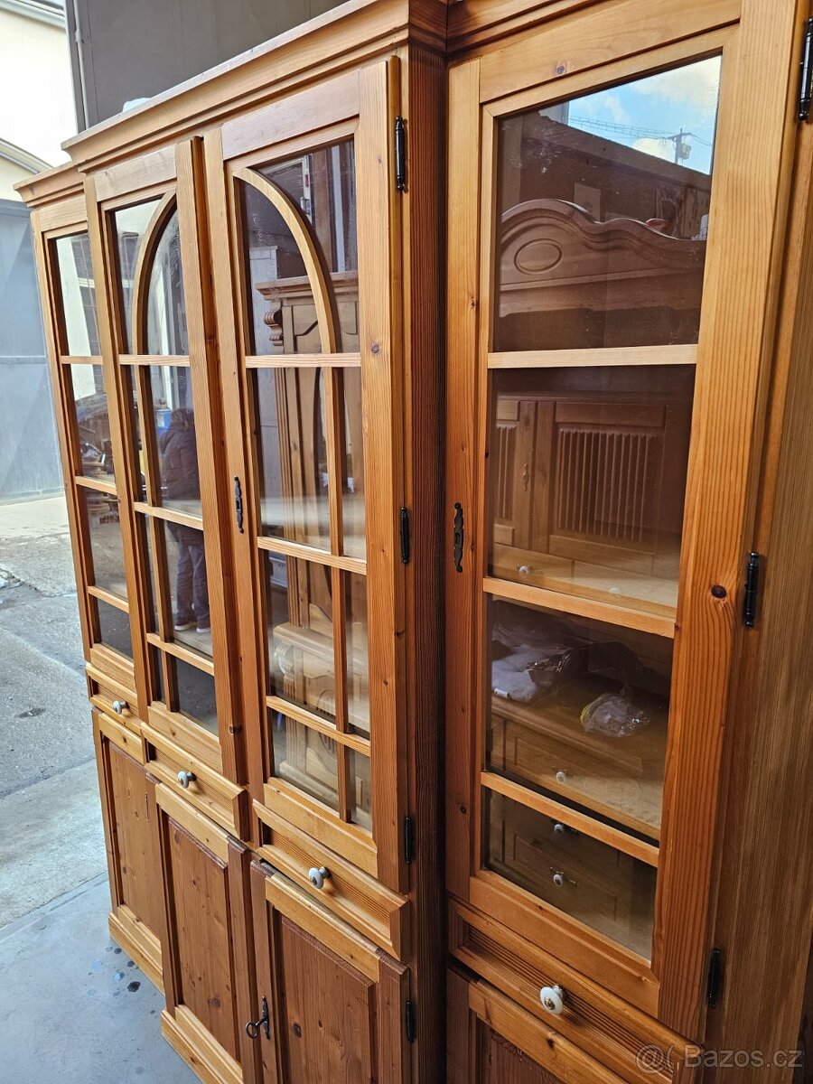 VITRÍNA " PŘÍBORNÍK - 10