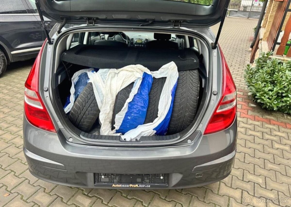 Hyundai i30, 1,6 CW CRDi klima sada kol - 10