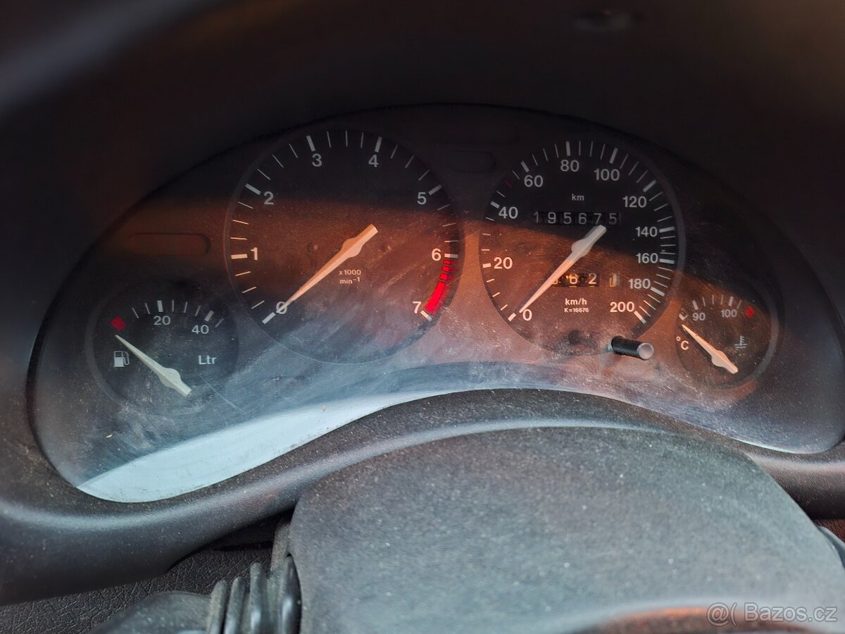 Opel Corsa 1.2i Model 2001 - 10