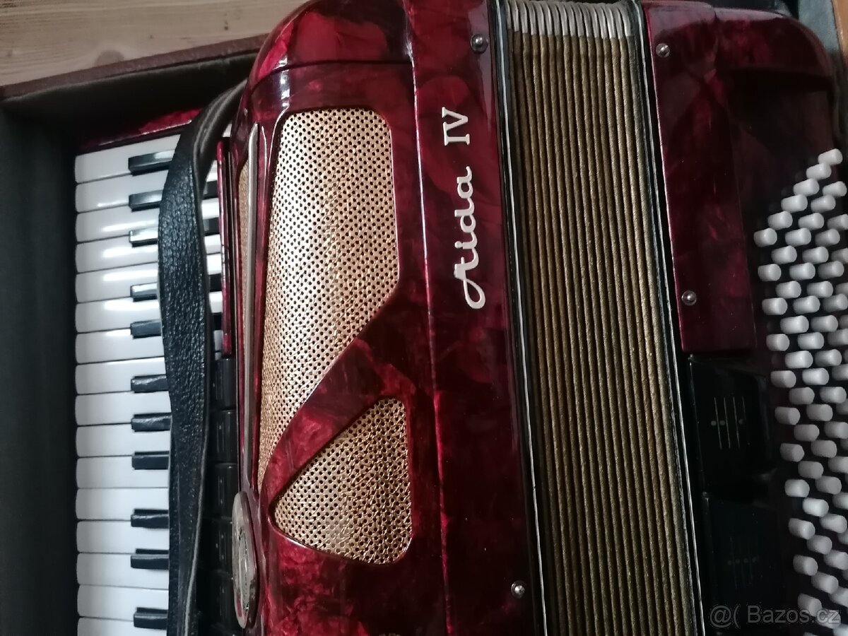 Akordeon Aida 120 basů - 10