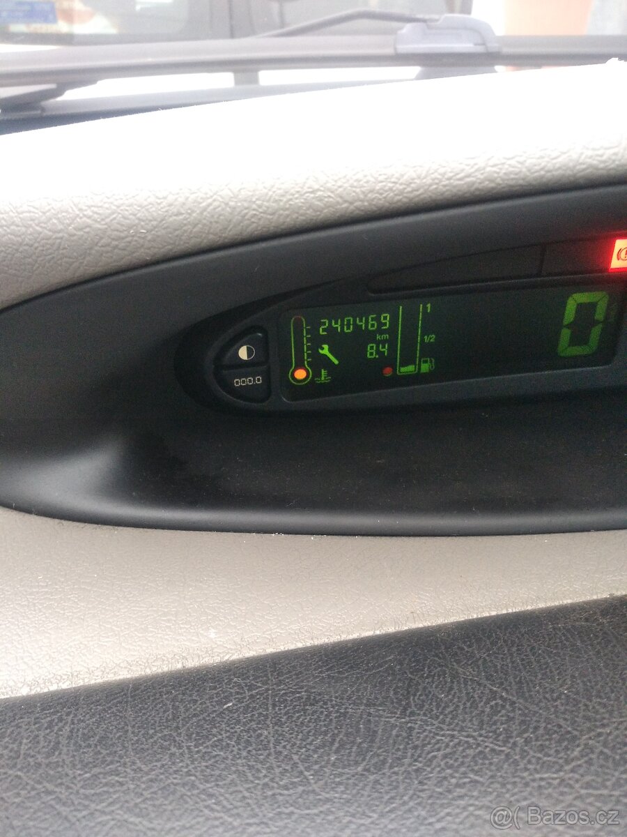 Citroen Xsara Picasso 1.8 benzín STK platná do 2026.5 - 10