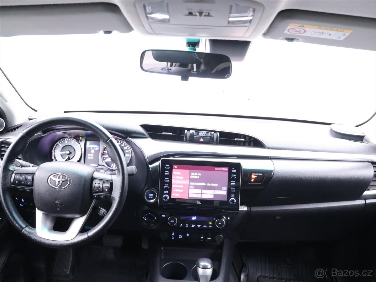Toyota Hilux 2,8 D-4D 150kW Executive DPH (2021) - 10
