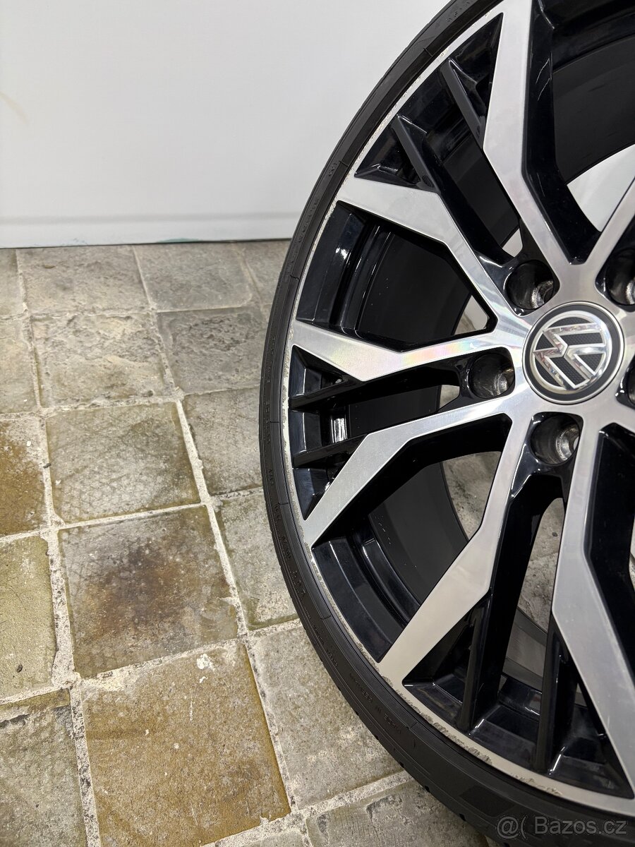 Golf GTI 225/35 R19 “Santiago” dot25 - 10