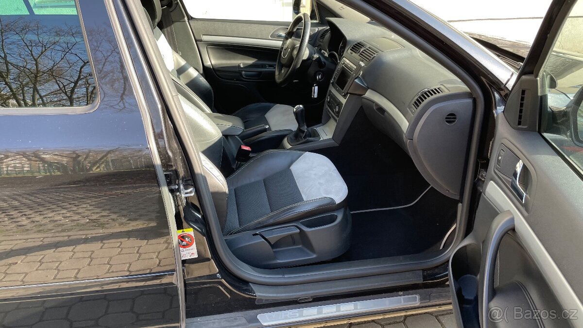 ŠKODA OCTAVIA 2.0TSI RS XENONY - 10