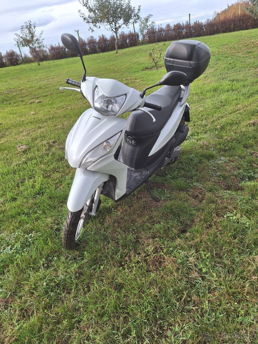 Honda Vision 110 - 10
