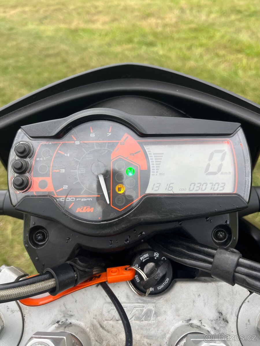 KTM 690 SUPERMOTO - 10