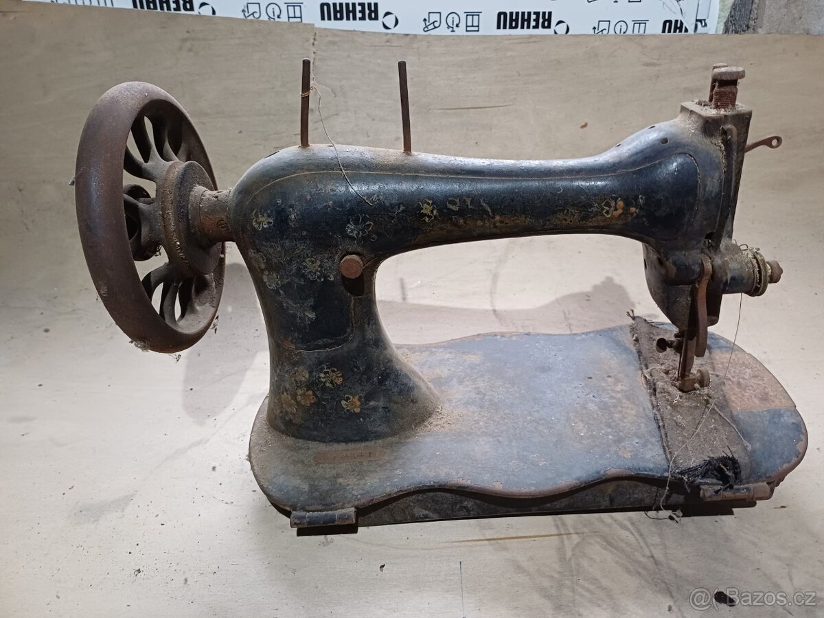 staré šicí stroje k renovaci - 10