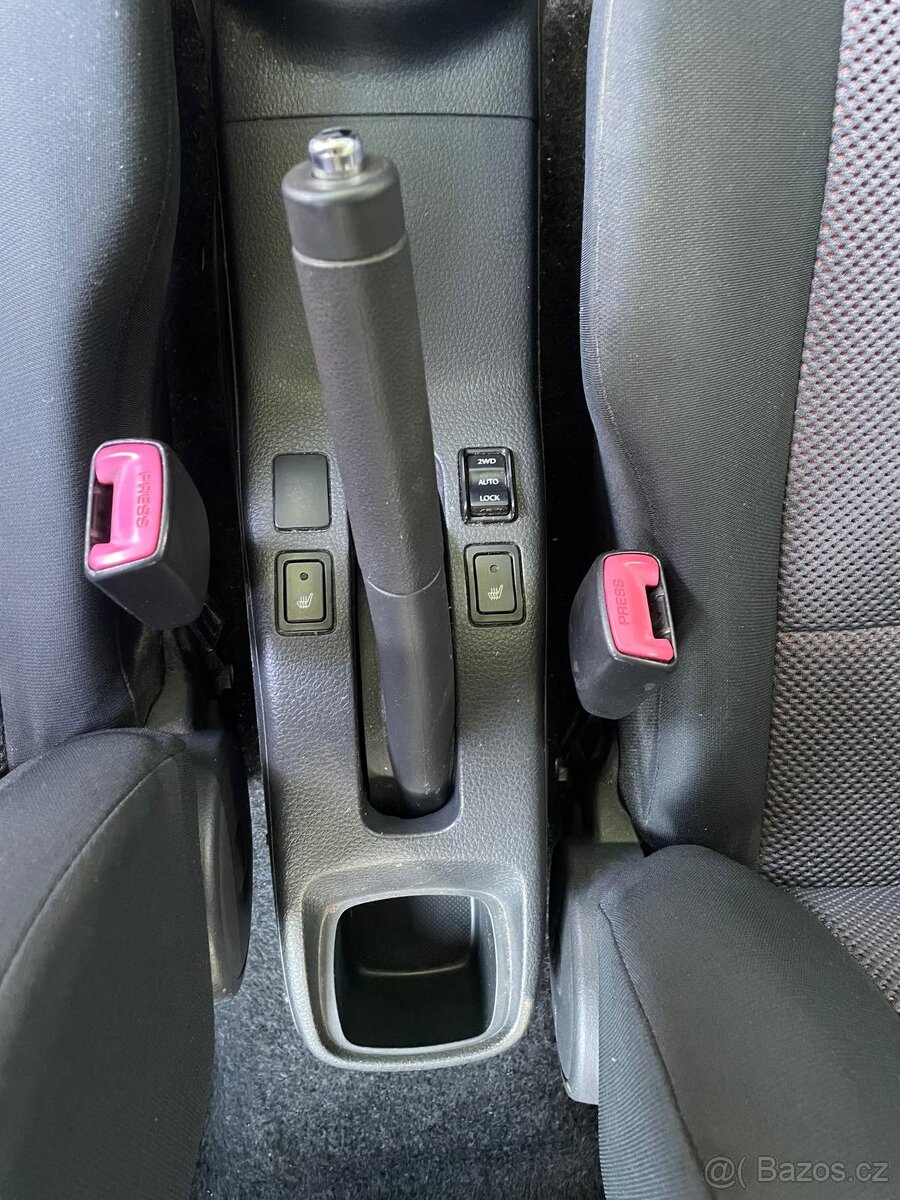 Suzuki SX4, 1.6 benzín - 10