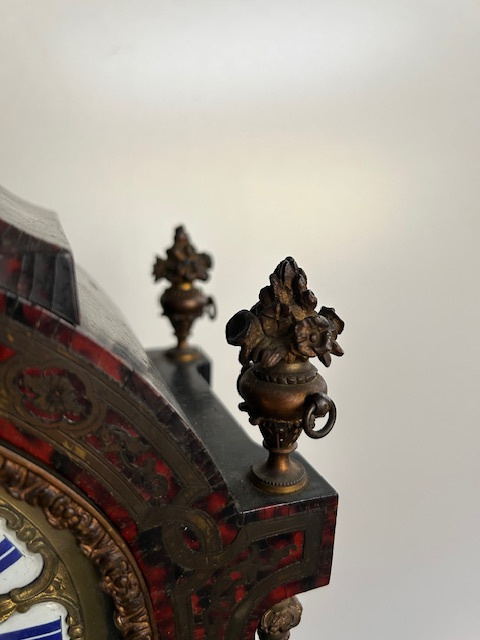 Stolní hodiny bule. - 10