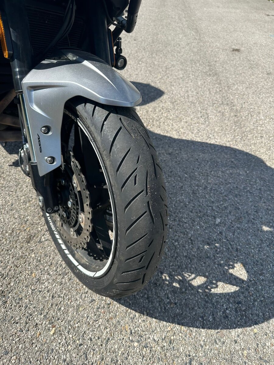 Cfmoto mt650 - 10