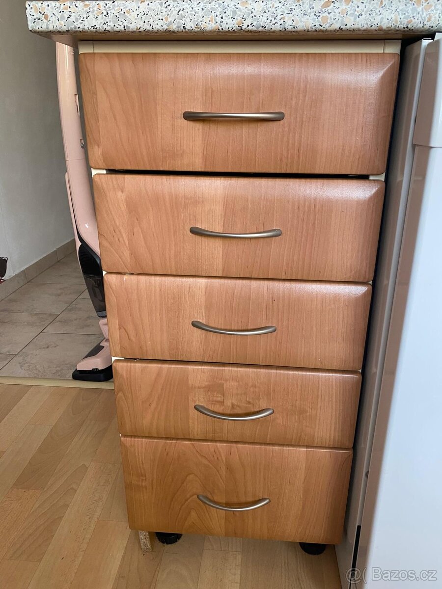 Kuchyňská linka rohová - 10