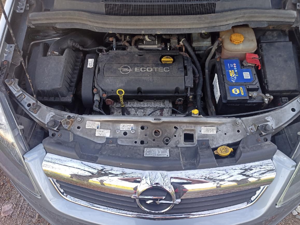 Zafira B 1.8 benzín, r.v.2008, najeto 180 400 Km, 7 míst - 10