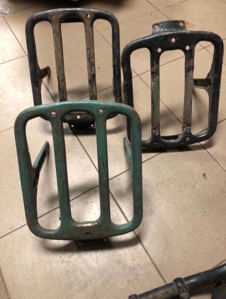 Držák SPZ páka nožní brzdy kyvka držák na kanystr - 10