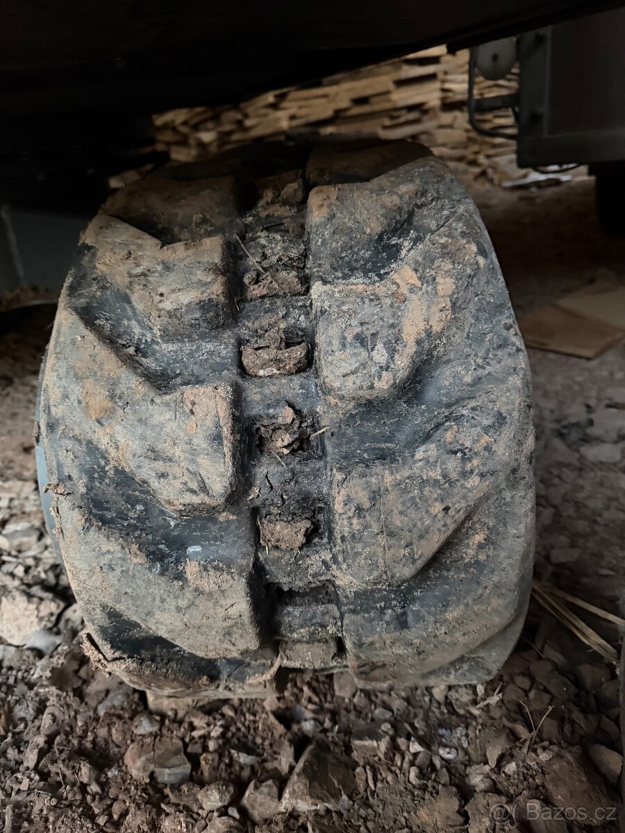 Minibagr Volvo EC25 - 10