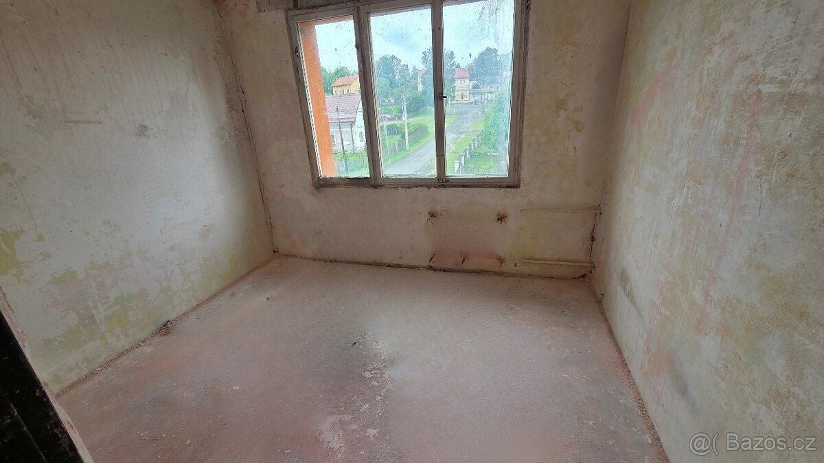 Byt 3+1 (69 m²) s garáží v Lesné u Tachova k rekonstrukci - 10