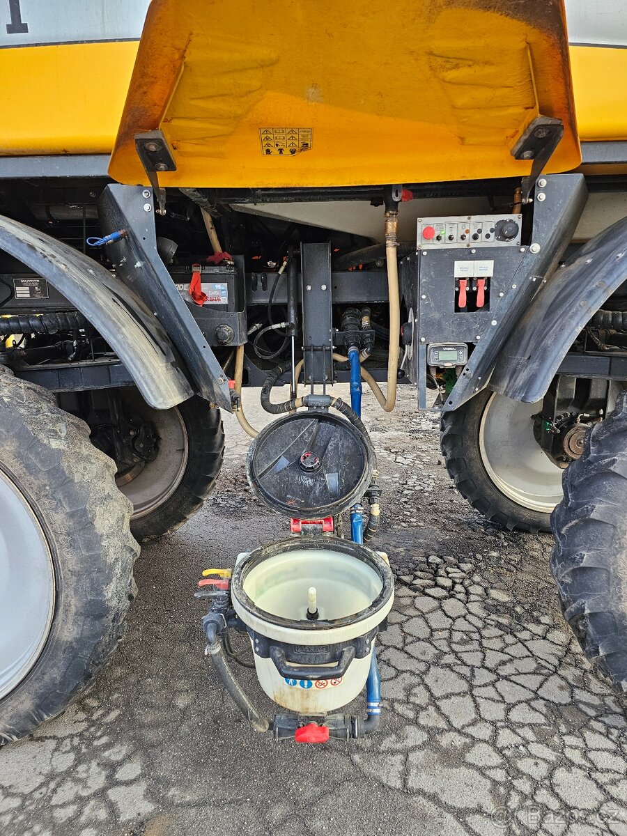 Samochodný postřikovač Mazzotti MAF 3180 - 10