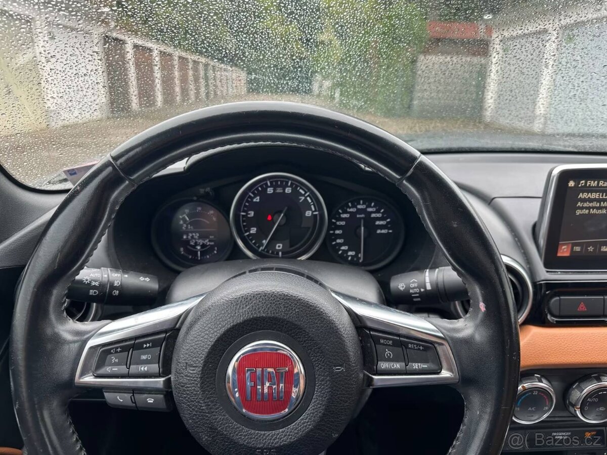 Fiat 124 Spider 1.4 Turbo (2017) - 10