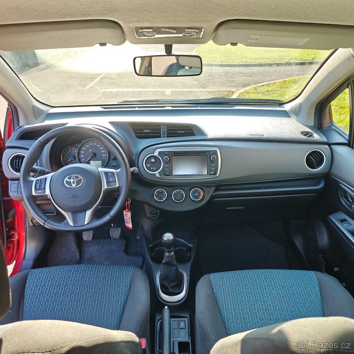 Toyota Yaris 1.33 VVT-i Luna 73kw Svycarsko DPH rezervace - 10