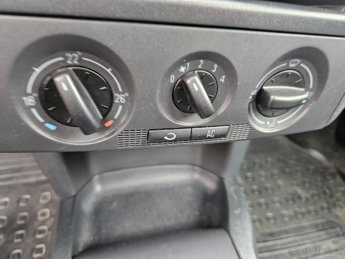 ŠKODA FABIA 1.4 16V PO BABIČCE - 10