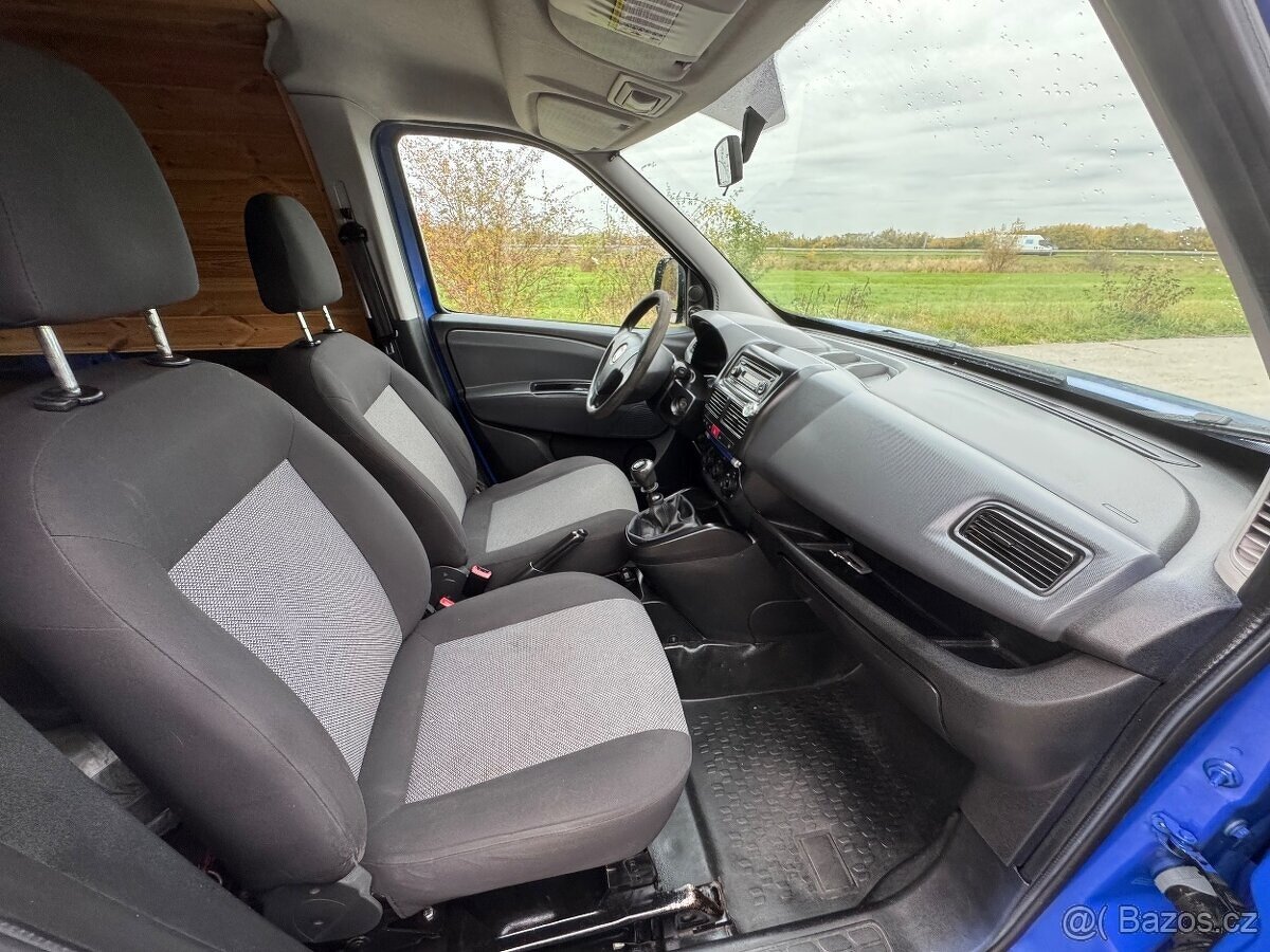 Fiat Doblo 1.4T 88kw CNG, rv2012,NOVÁ STK,VESTAVBA NA SPANÍ - 10